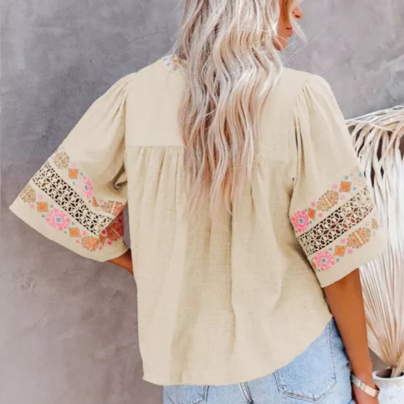 🔥🎉HP🎉 New boutique Cotton half sleeve embroidered top - Picture 3 of 16